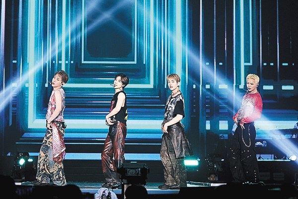SHINee WORLD Ⅶ [E.S.S.A.Y]＜字幕版＞