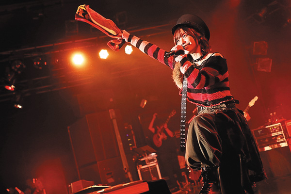 愛美スタンディングライブツアー 「AIMI LIVE TOUR 2025 “NEW WORLD”」