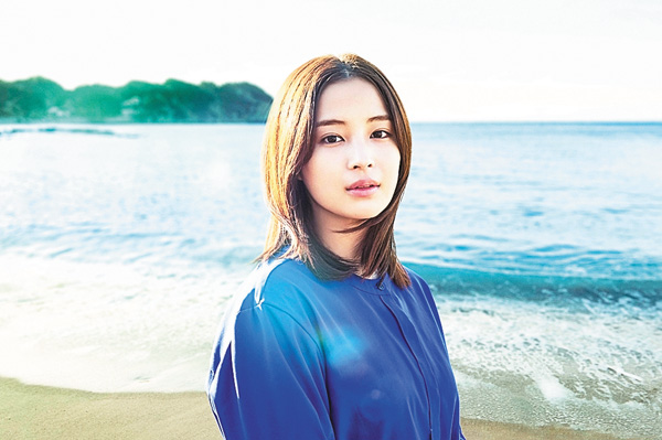 （映）水は海に向かって流れる