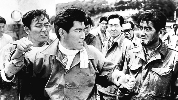 （映）鯨と斗う男