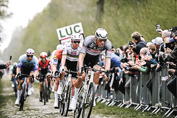 Cycle*2026　パリ～ルーベ