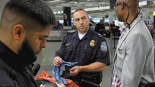 （新）仰天！運び屋vs取締屋in全米エアポート総集編 2