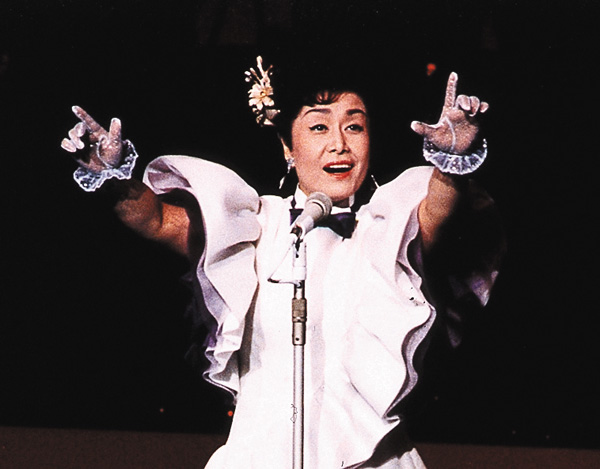 美空ひばりコンサート「'83 歌声はひばりと共に」（新宿コマ劇場）